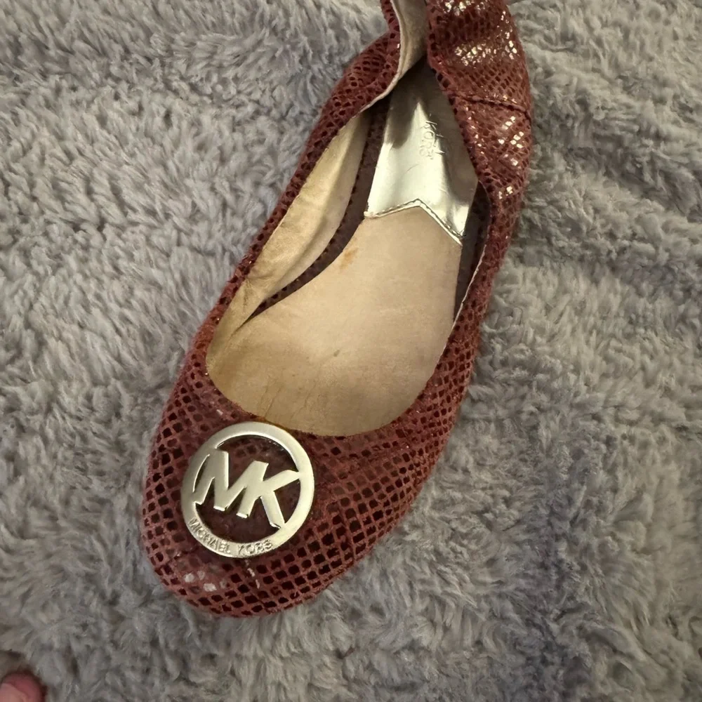MICHAEL KORS Women's Fulton Burgundy Snakeskin Flats Size 7